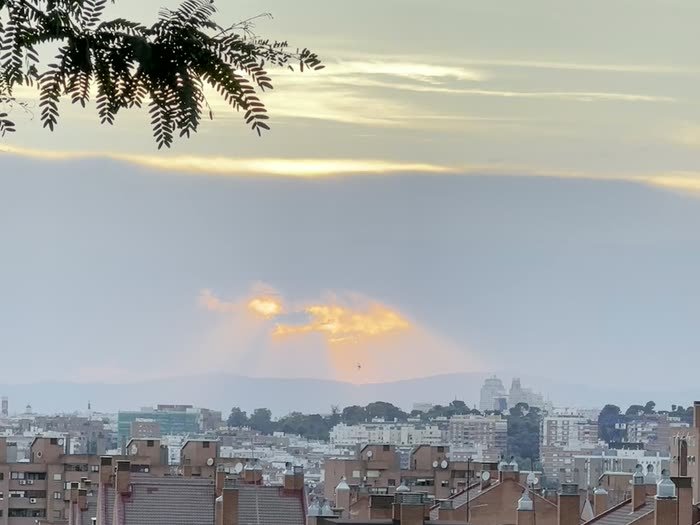 El atardecer sobre los tejados de Madrid