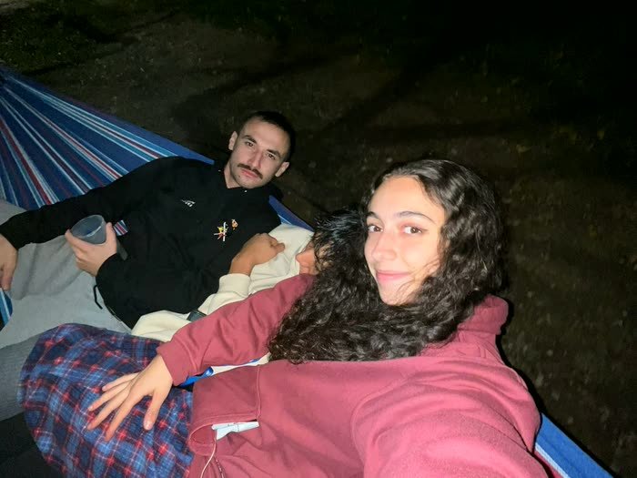 Noche en la hamaca, con la linterna encendida